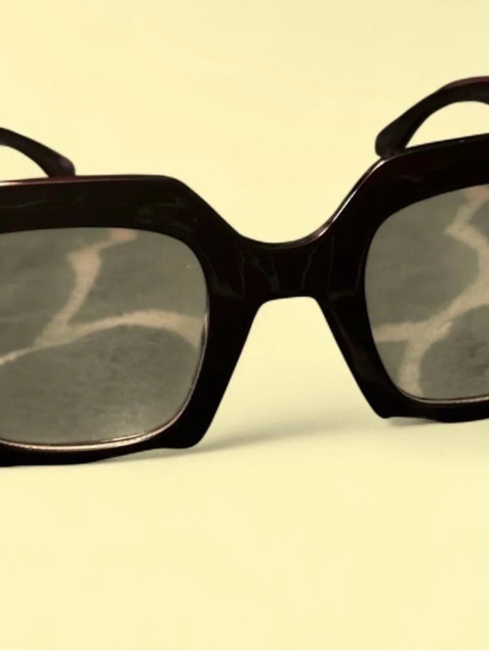 Women's Oversized Square Sunglasses in Black
